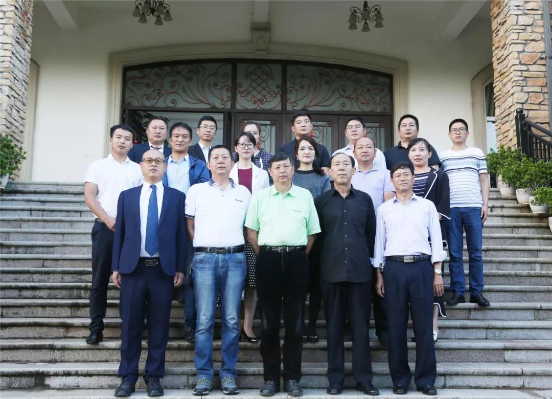 恒益集團舉行首期兼職講師聘書頒發(fā)儀式暨講師培訓(xùn)